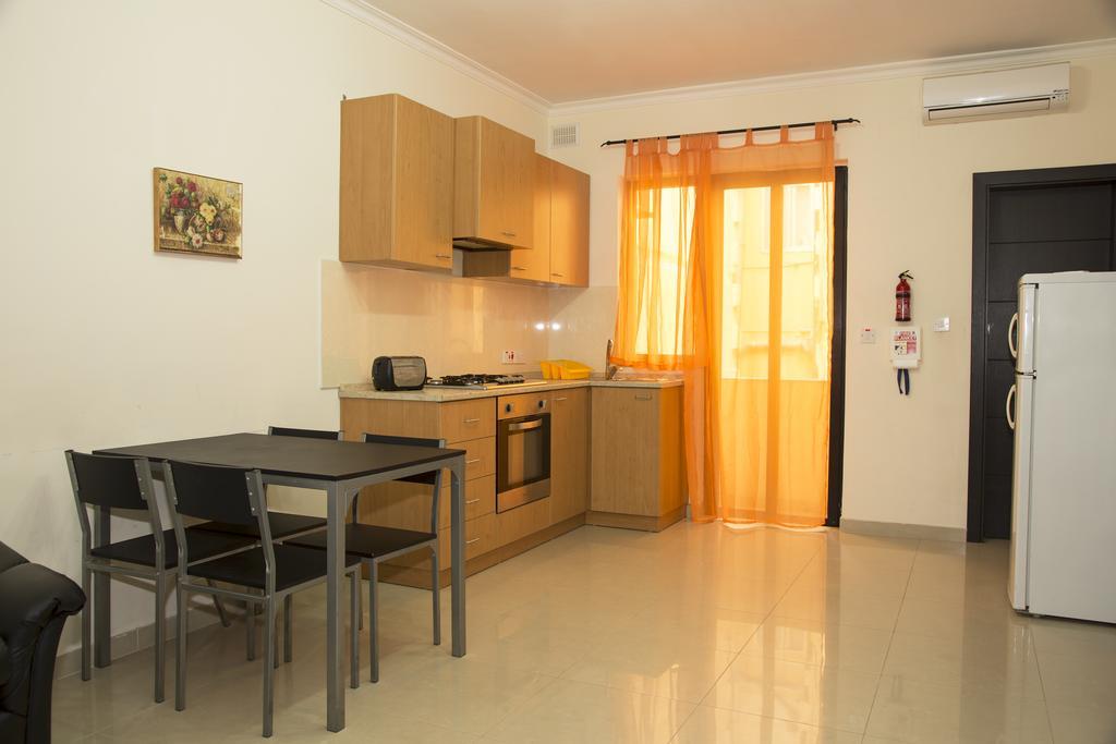 Belmont Court Apartments Аура Экстерьер фото